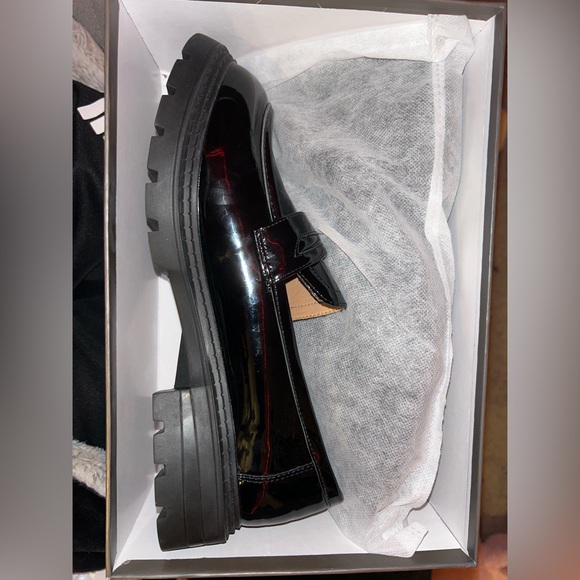 British Style Women's Fashion Loafers (black) - Picture 2 of 5